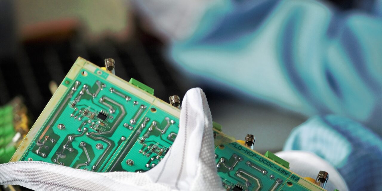 O uso de robôs na Indústria Eletrônica