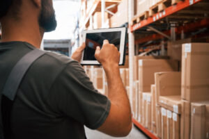 Automação industrial carga e descarga: mais produtividade com menos risco