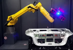 Como a programação de robôs articulados garante a automatização de tarefas de uma indústria?