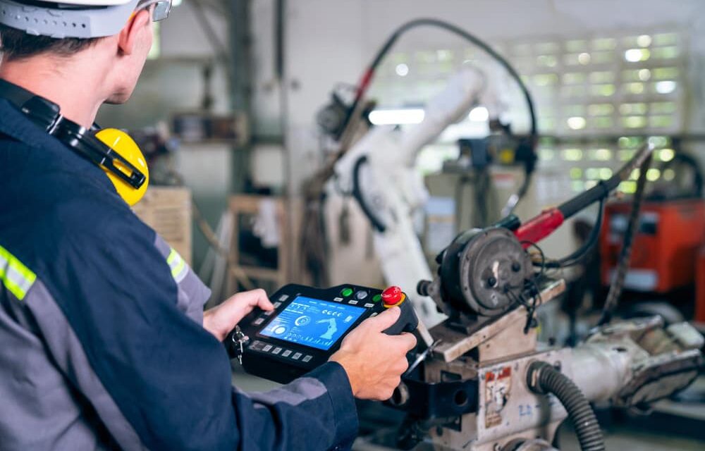 Por que investir na automação de máquinas industriais?