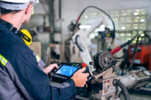 Por que investir na automação de máquinas industriais?